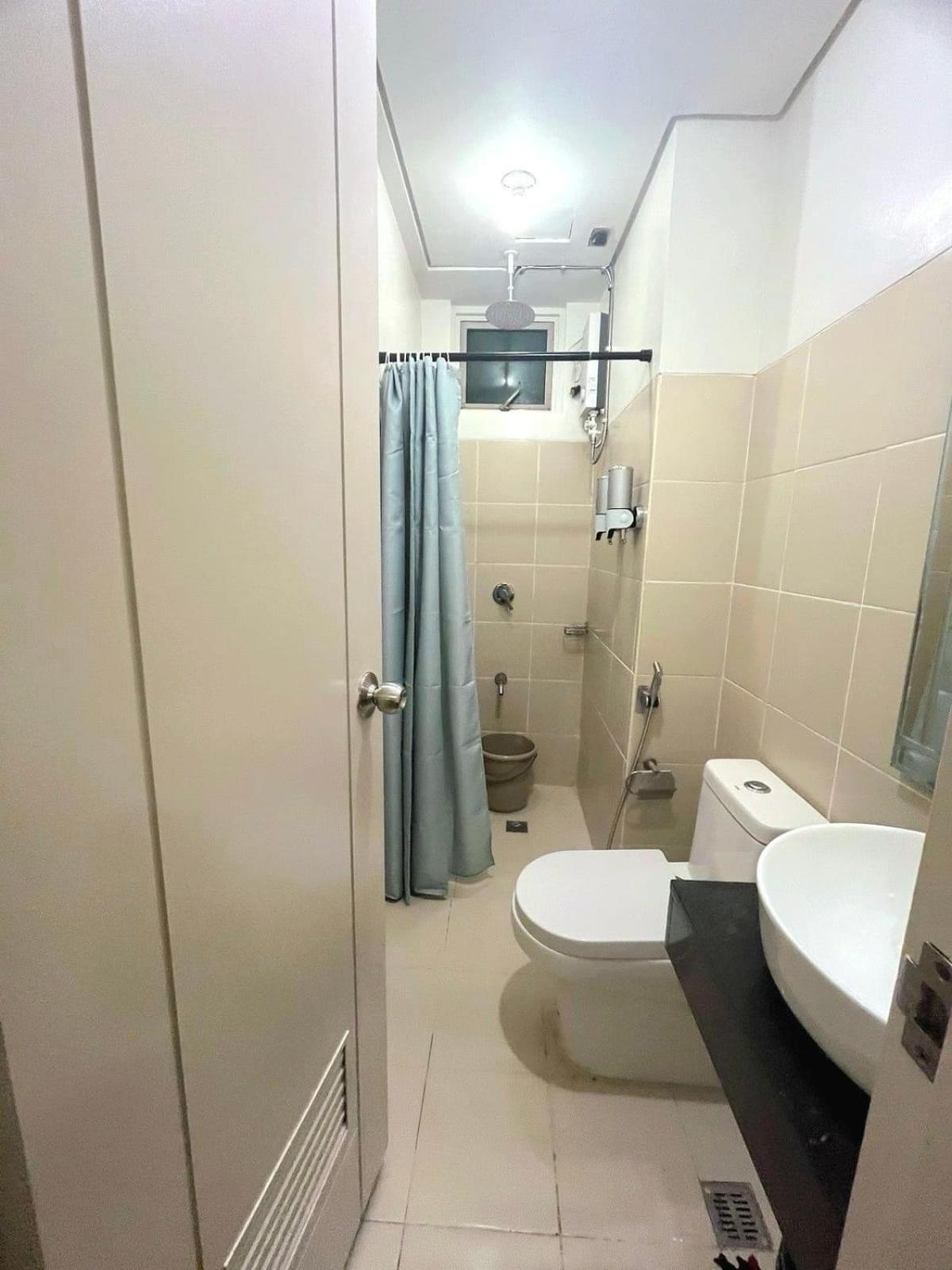 Pioneer Woodlands Bed & Breakfast Mandaluyong Екстериор снимка