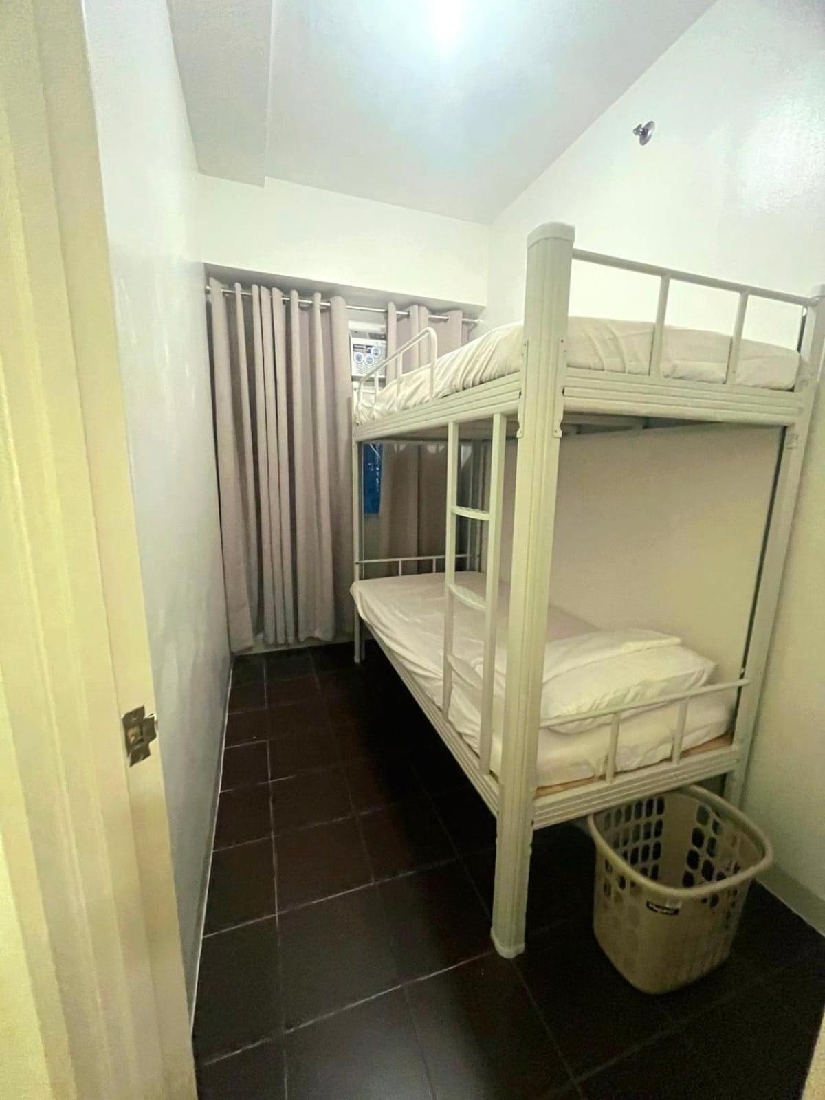 Pioneer Woodlands Bed & Breakfast Mandaluyong Екстериор снимка