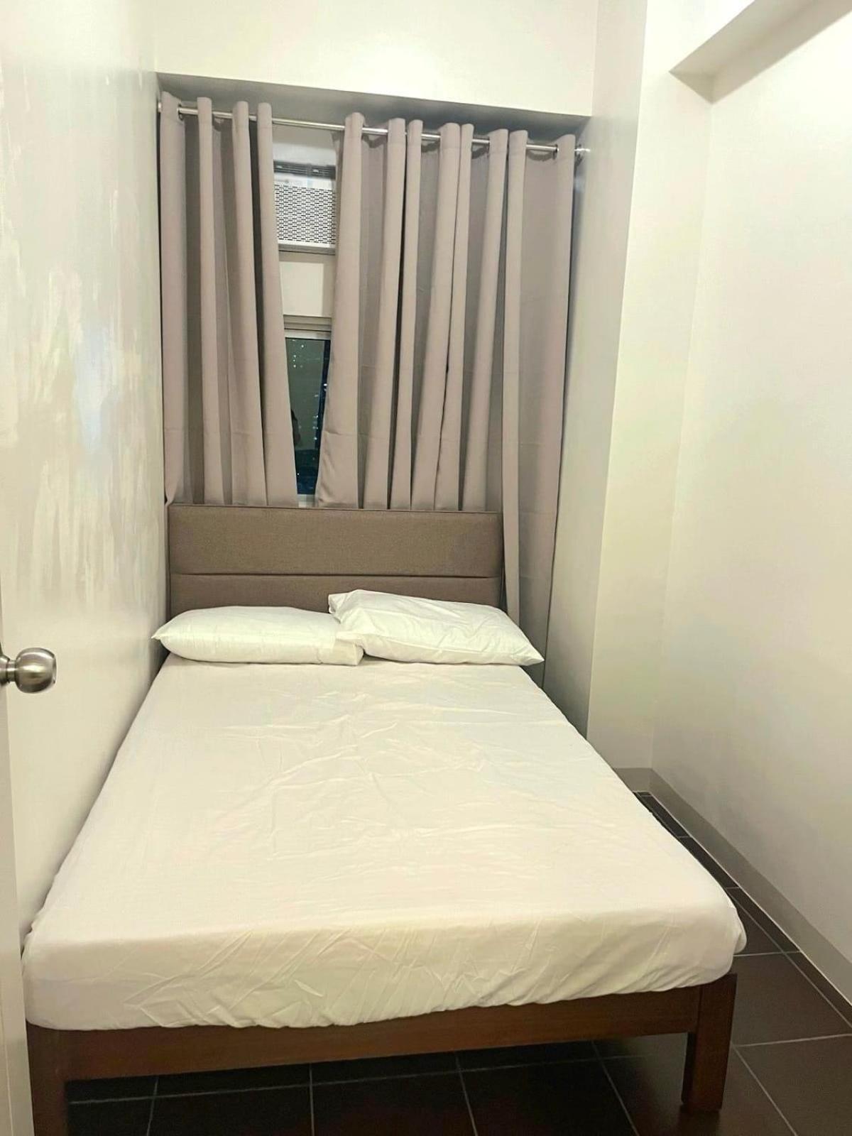 Pioneer Woodlands Bed & Breakfast Mandaluyong Екстериор снимка